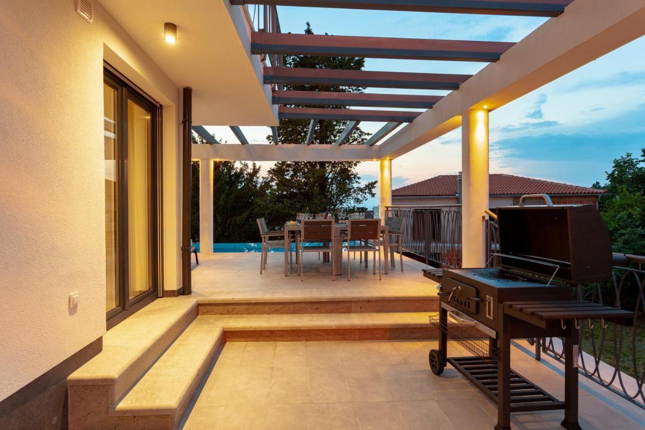 Luxury Villa Rivabel Malinska Bagian luar foto