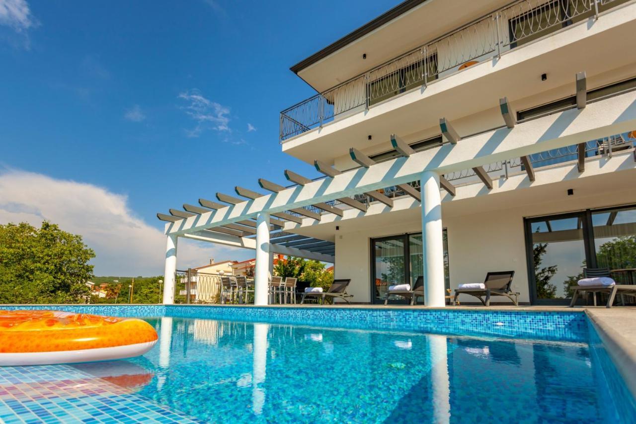 Luxury Villa Rivabel Malinska Bagian luar foto