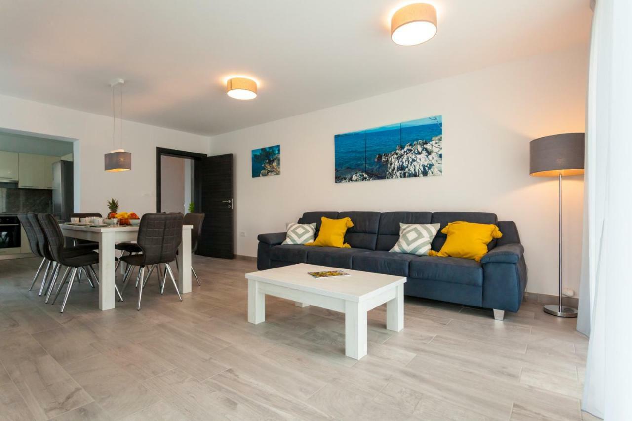Luxury Villa Rivabel Malinska Bagian luar foto