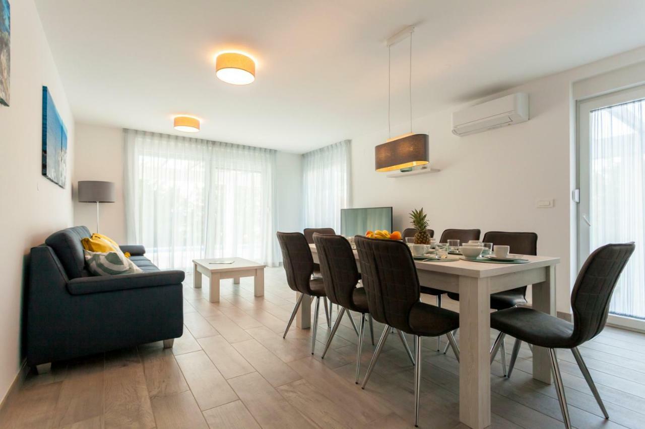 Luxury Villa Rivabel Malinska Bagian luar foto