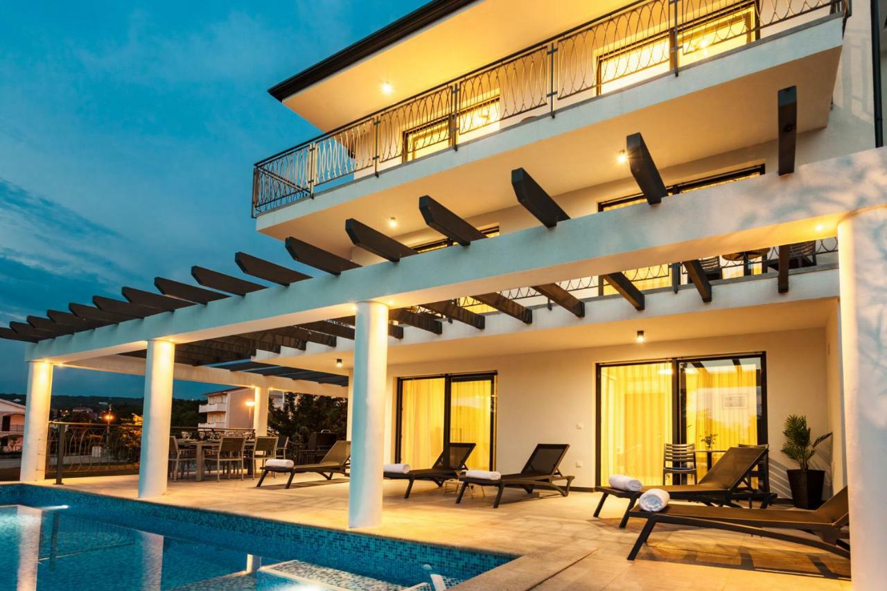 Luxury Villa Rivabel Malinska Bagian luar foto