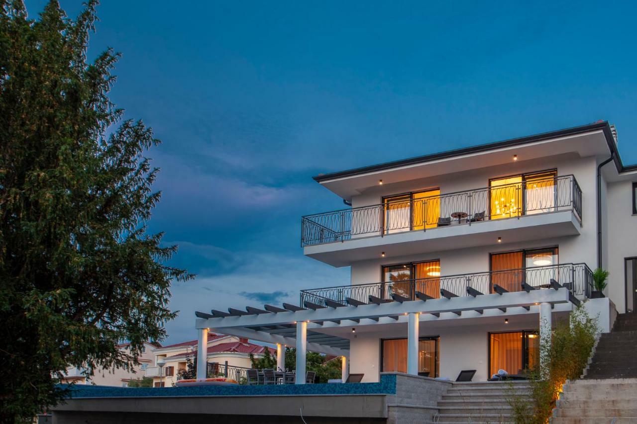 Luxury Villa Rivabel Malinska Bagian luar foto