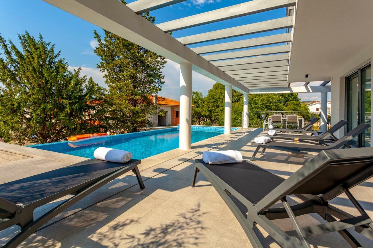 Luxury Villa Rivabel Malinska Bagian luar foto