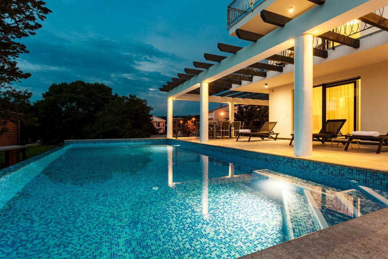 Luxury Villa Rivabel Malinska Bagian luar foto